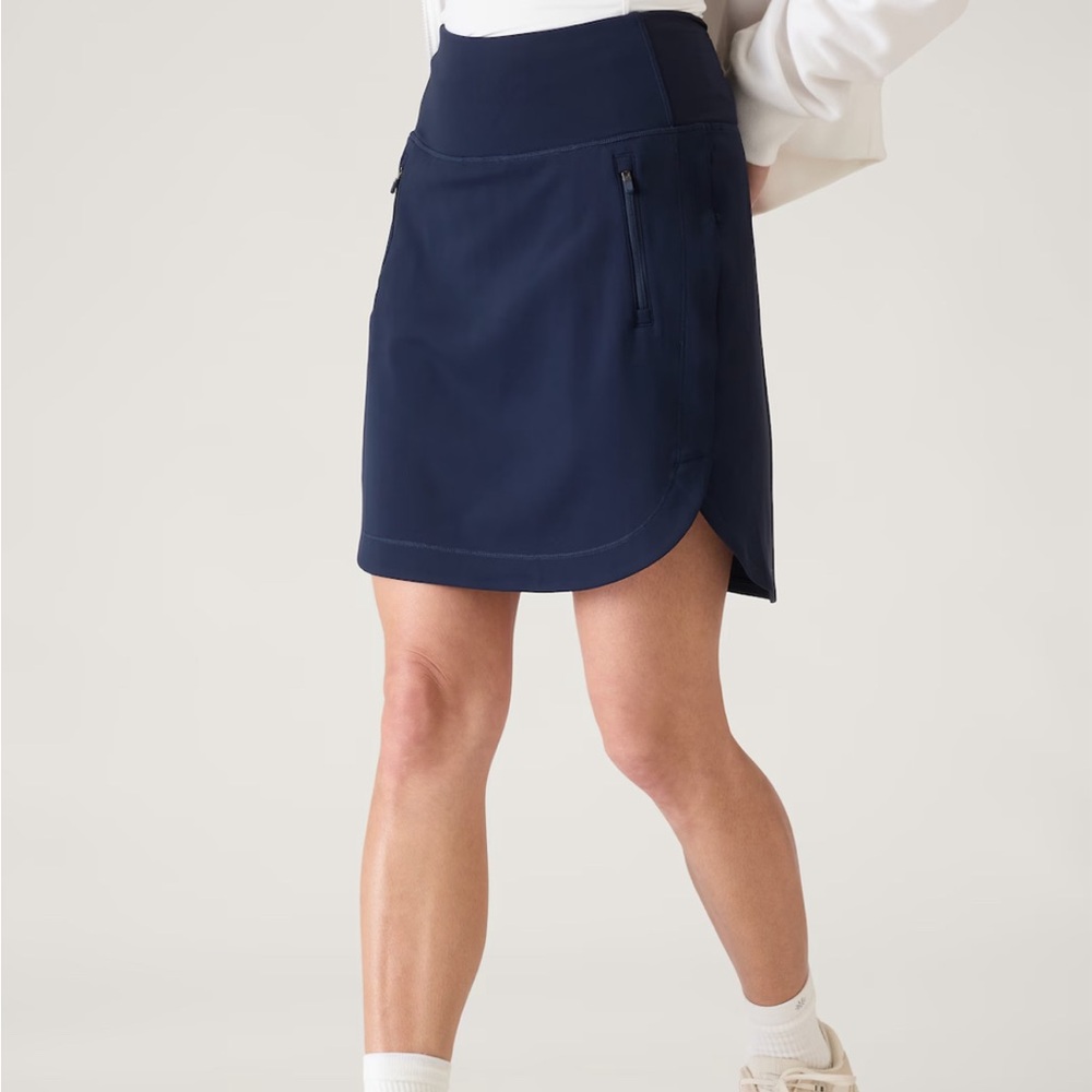 Athleta Fairway Golf Skort, navy size small.